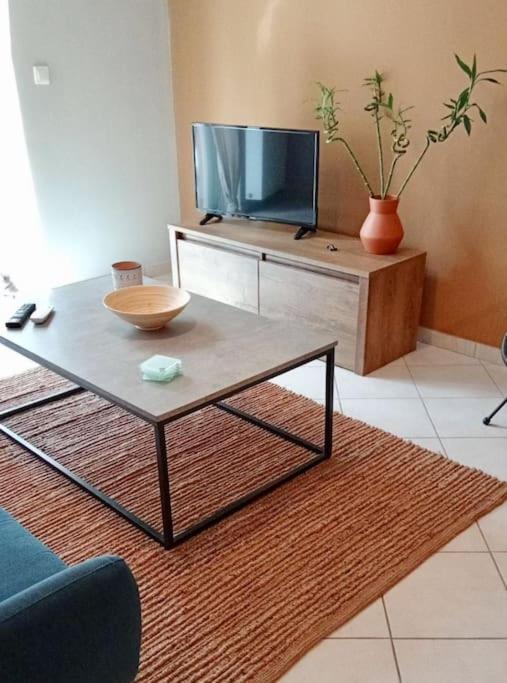 Central Artistic 2-Bedroom Apartment 79Sqm Tripoli Exteriér fotografie