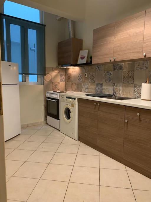 Central Artistic 2-Bedroom Apartment 79Sqm Tripoli Exteriér fotografie